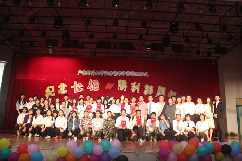 1480318721807018.jpg 大合照_看圖王_副本.jpg